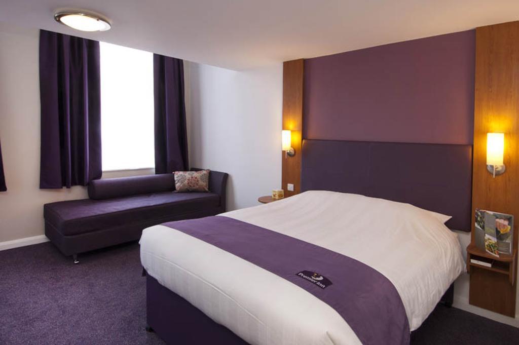Premier Inn Reading Central エクステリア 写真