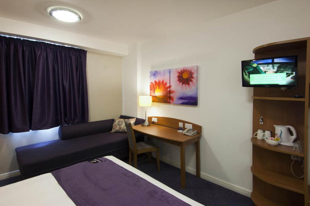 Premier Inn Reading Central エクステリア 写真