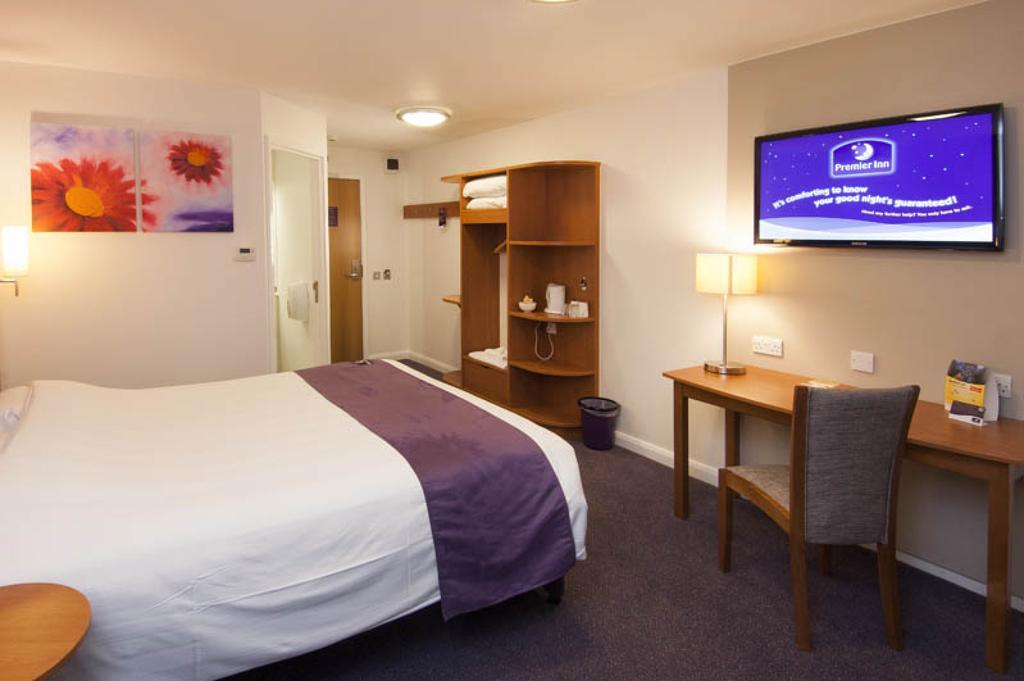 Premier Inn Reading Central エクステリア 写真
