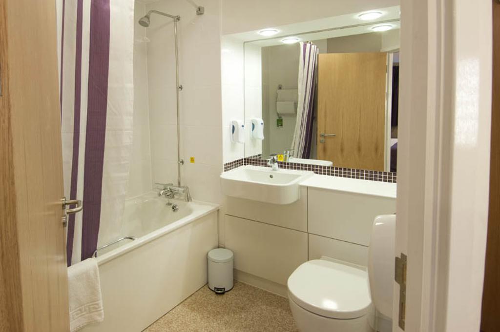 Premier Inn Reading Central 部屋 写真