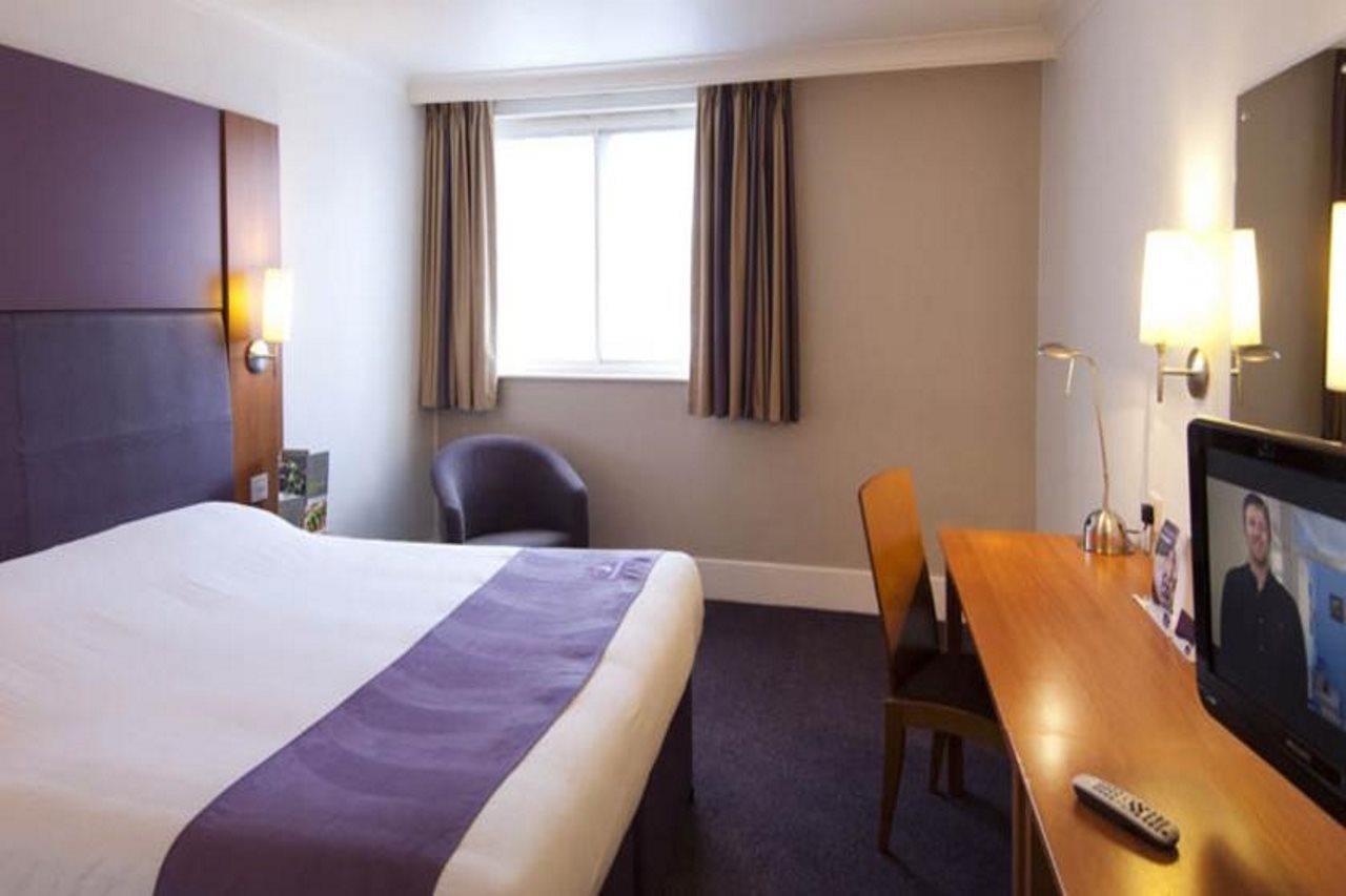 Premier Inn Reading Central エクステリア 写真