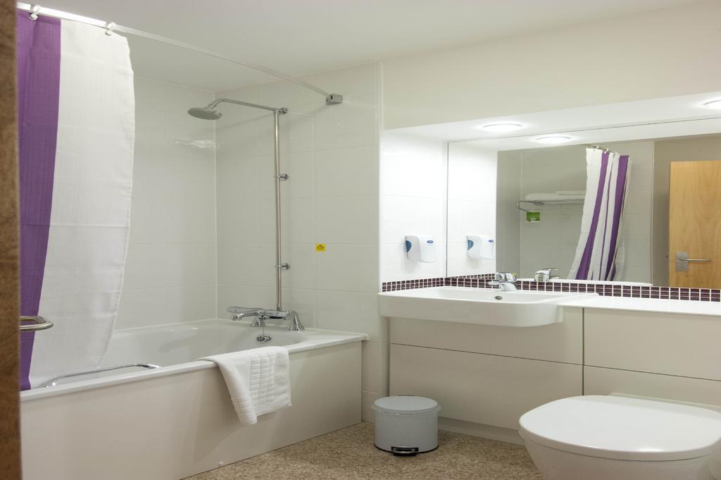 Premier Inn Reading Central エクステリア 写真