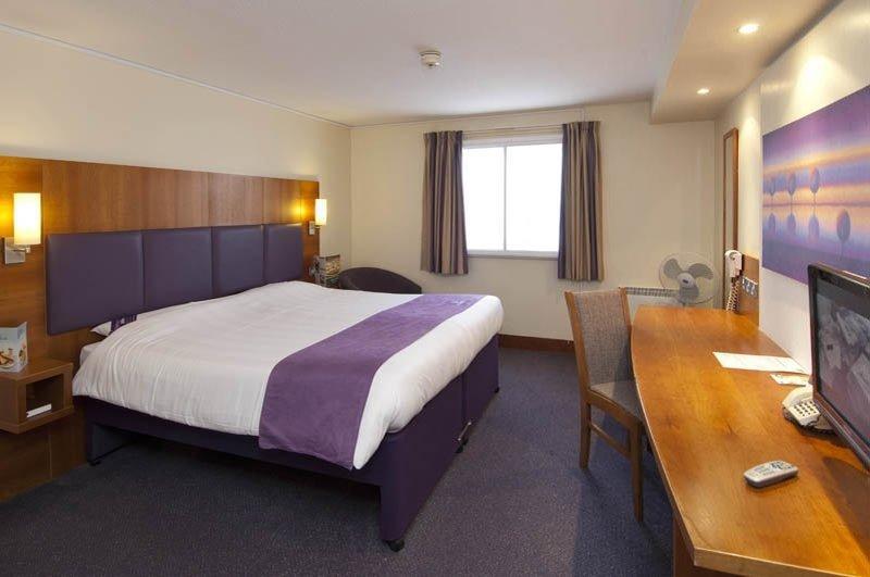 Premier Inn Reading Central エクステリア 写真